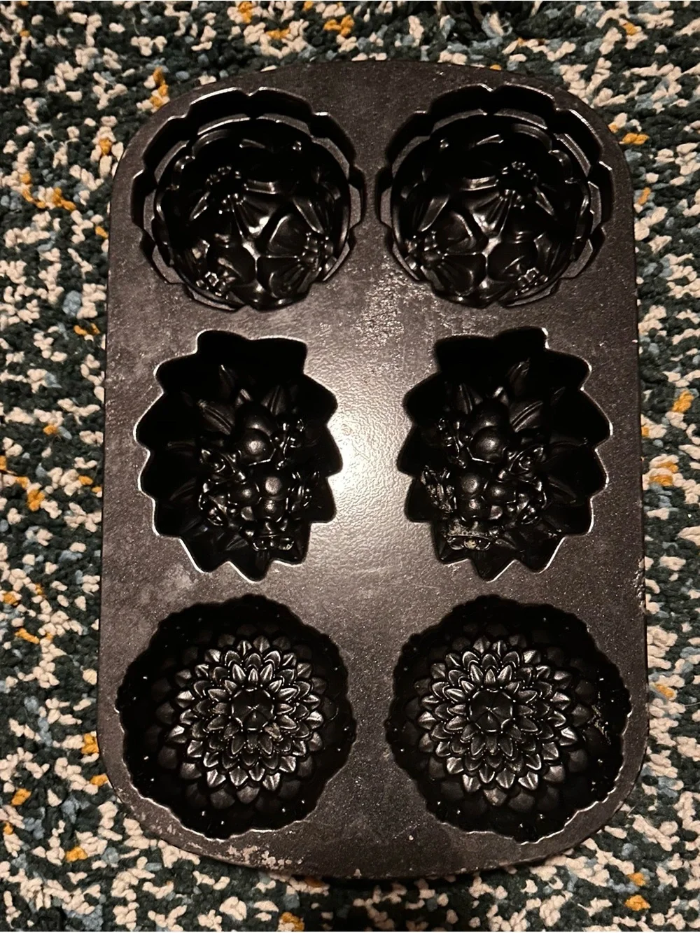 Nordic Ware Floral Mini Cakes Pan Mold CupCake Muffin 6 Cup 1.8 Liter Nonstick